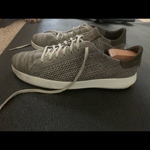 Men’s 10.5 Cole Haan Grandpro- great condition!